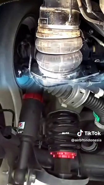 TERNYATA GINI, KINERJA BALON AIRSUS VS COILOVER DI MEDAN JALAN YANG HAMPIR SAMA 👌 order/konsultasi Airsuspension ? silahkan kontak admin di link yang tertera dibio atau bisa hubungi agen terdekat di kota kalian 👌 #airsuspension #airsuspensi #airbft #airbag #airbftsuspension