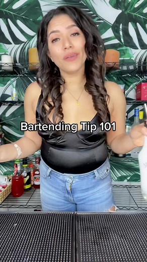 Bartender Tip 101: The customer is always right-keep your cool. #bartender #bartenderlife #server #serverlife #bartendersoftiktok
