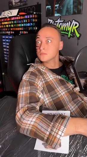 INSTANT REGRET😭 Wait for the funniest tattoo mistake at the end!🤣 #shorts #fail #tattoo #funny #meme