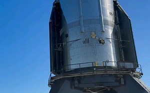 直观感受首枚V2版的星舰S33