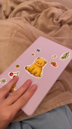 Wat is je fav Halloween film??冀✨ #halloween #corpsebride #art #drawing #fakebody #halloweenmovie #ohuhu #ohuhumarkers #sketchbook #schetsboek #inspiratie #films #movie #corpsebride #emily #victor | Art by Lieve Merlijn van Eijden | Facebook