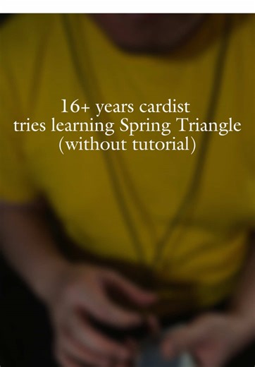 Learning the Spring Triangle Cardistry Move