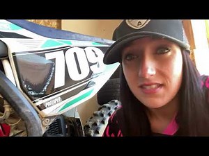 Change the Husqvarna FC 250 engine oil and oil filter (with video)
