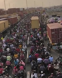 See how things be for Apapa Tincan axis of Lagos State, Southwest Nigeria on Friday. 📹: Abdulwaheed usamah | BBC News Pidgin