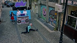 🤩🕺 Най- новия ни официален сингъл е вече факт! 🕺🤩 На фона на тези шантави времена, нещо свежо и ведро. 🎧 Споделяйте наред! 🎵 | DEEP ZONE Project