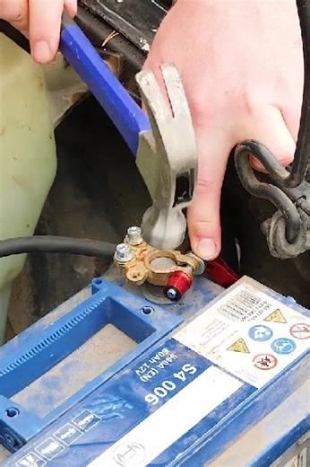 17K views · 12 reactions | How to Install Quick-Connect Terminals Fast | 5-Minute Crafts SHORTS | Facebook