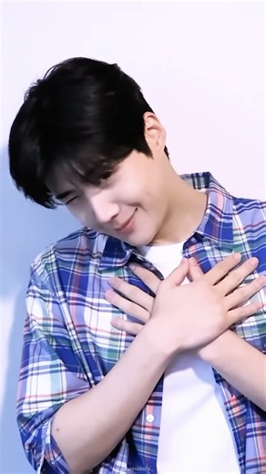 Kim Seon Ho - 김선호 ◡̈ | Kim Seonho doing the ‘Kim Seonho Smile Challenge’ again on the behind-the-scene shoot for Beanpole and Elle Korea Check out the full video... | Instagram