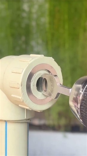 How to Remove Damaged Pipe Threads Without Special Extractor Tools