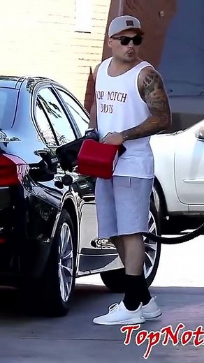 STEALING PEOPLES GAS PRANK ‪@TOPNOTCHIDIOTS‬