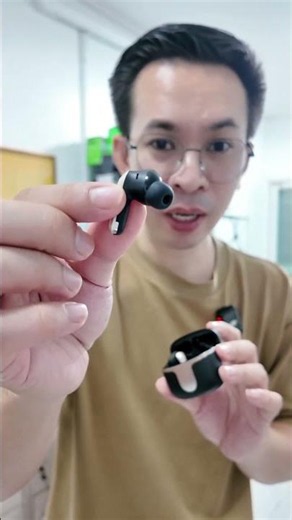 The Acer OHR721 Bluetooth headphones offer great sound quality with four microphones and clear ph...