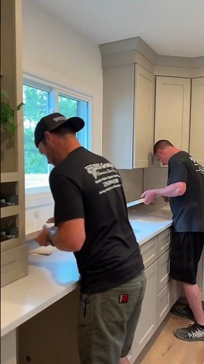 Countertops and backsplash are Silestone Quartz Ethereal Glow by USA ❤️ #countertops #quartz