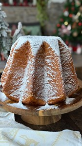 ⭐ PANDORO – El auténtico pan dulce navideño hecho con lievito madre / masa madre sólida Un pandoro suave, aromático y mantecoso, como el tradicional italiano, solo quien lo ha probado sabe lo que es, nada que ver con los industriales, ni de lejos! Espero que os guste y que lo preparéis, lo he preparado vb mucho cariño y he pulido las cantidades para que os quede un psbdoro de ensueño. Receta para 1 pandoro de 1 kg 1 pandoro pequeño de 300 g. ⸻ 🧾 INGREDIENTES 1. Prefermento (elige una de las dos