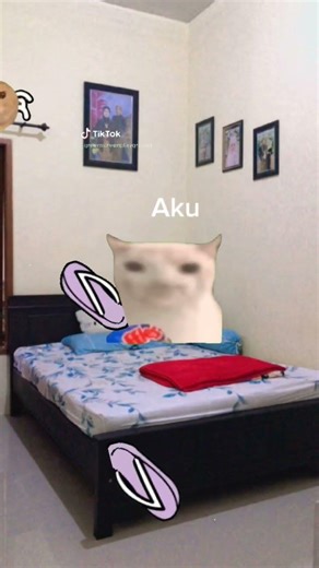 memecat pov lagi main komputer lalu ada serangga yang berisik