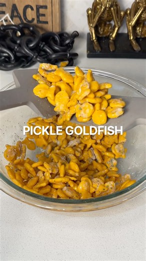 pickle lemonade ranch baked Goldfish recipe #snack #recipe #pickles #goldfish #easyrecipe #shorts