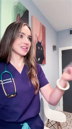 “OMG, so cute!” … me, 0.5 seconds later: “That’s a medical problem.” 😅 Snoring Frenchie?