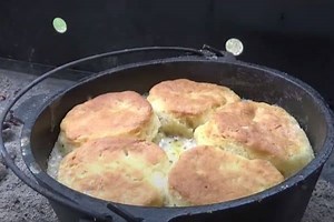 How to make Dutch oven biscuits and sausage gravy