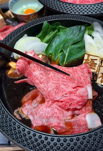 贅沢なA5和牛すき焼き体験 【WAGYU SUKIYAKI 極】