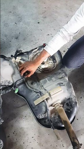 ford explorer 2014 fuel pump replacement