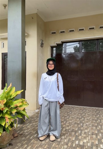 Baggy Sweatpants Outfit Ideas for Stylish Comfort