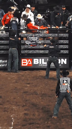 Red = Passion & Heart. Rocker Steiner threw an 86.25 on the back of Powder River Rodeo's "Juke Box" on his way to the finals of the Govenors where he ultimately won the championship round as well 🔥 | Outlaw Echos