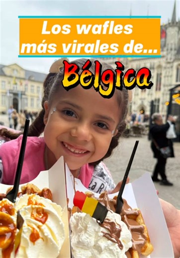 🧇🇧🇪 Waffles belgas, los más virales 😎 🇧🇪 Por si no lo sabías, en Bélgica se inventaron los waffles, así que fuimos hasta Brujas para probarlos. 🧇 Chez Albert tiene algunos de los waffles más virales de las redes, y a pesar de toda la fama… están buenísimos 🤤🍫 Es una parada obligatoria para tu viaje a Bélgica #chezalbert #belgica #waffle #belgianwaffle #brujas