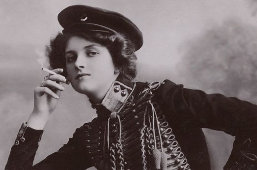 Sebelum Digemari Pria, Sejarah Industri Rokok Menargetkan Para Wanita - National Geographic