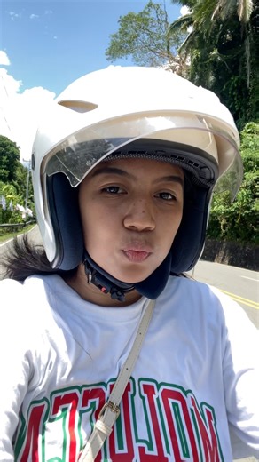 Tujuan ke kampus mau cek ijazah, tapi belom bisa ambil jadi yasudah pulang kembali ke rumah, sg lupa beli pop ice dolo 😋 #fypchallenge #jangkauansemuaorang #jangkaunluas #reelschallenge #reelsviralシ #reelsfypシ #fbpropemula #sorotanluas #vod #ADML #Update | Angell Sabono