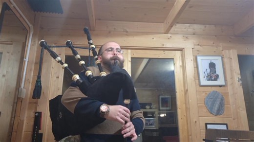 I did say I would be uploading more! Trying to get the Concert pitch reeds/ chanter going with a few jigs. #weddingpiper #bagpipes #piperforhire #irvine #scottishmusic #Scotland #weddingmusic #scottishwedding #piperforwedding #scottishpiper #jigs | Scott Garden Piping