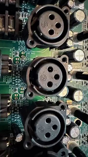 QSC TouchMix 8 Main output issue