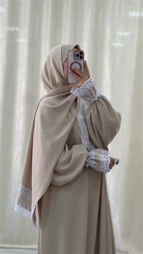 👑 طقم صلاة الأميرة 👑 لأنكِ تستحقين راحة تليق بكِ… طقم صلاة فضفاض، ساتر، ومريح صُمّم بعناية ليمنحكِ إحساس الطمأنينة والسكينة في كل صلاة 🤍 قماش ناعم غير شفاف، ينسدل برقي ويمنحكِ حرية الحركة دون ضيق أو إزعاج. ✨ مثالي للصلاة في البيت أو خارج البيت ✨ ساتر بالكامل بثبات وأناقة ✨ خفيف ومريح للاستعمال اليومي اجعلي لحظاتك مع الله أكثر هدوءًا وجمالًا 🌸 الطلب عبر الرسائل 💌. #حجاب #رمضان #طقم_صلاة #hijab