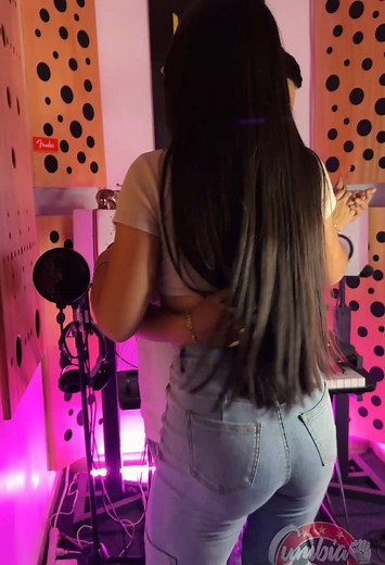 Cumbia Brava: ¡Baila y Dedica con Tatto!