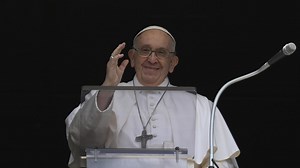 Pope at Angelus: God is with you in your most difficult times - Vatican News