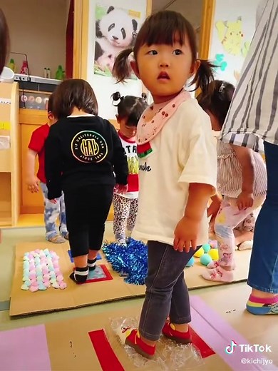 色々な素材で楽しむ感触遊びの魅力！