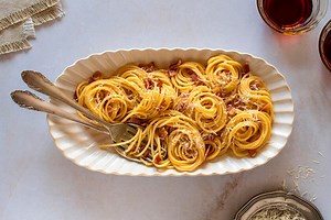 Cómo hacer los auténticos espaguetis a la carbonara (con huevo) con la mejor receta