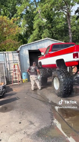 30 years is a long time but this truck is about to come back to life! Wow the stories this Squarebody Truck could tell. From basically a totaled truck to its first 4 inch lift to every tire and wheel and lift kit combination imaginable. #davisboys #squarebody @Squarebodysyndicate @squarebodyaddiction @Square Body Nation @Chevrolet @Squarebody_USA @SquareBodyNation @Interco Tire Corp