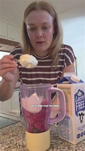 Smoothie recipe! Recipe in description