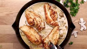 Easy Creamy Chicken Marsala