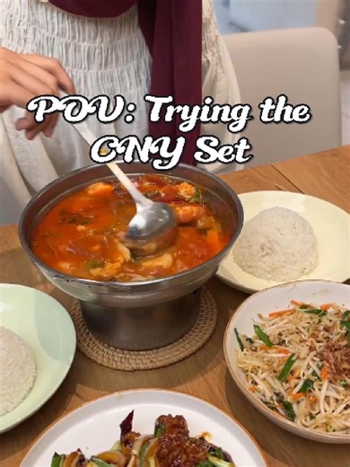 Let’s vibe this CNY at RUSIM with the Golden Spice Feast Set. Only RM66.70 for a full table, with FREE Thai Milk Tea Bingsu! #rusim #rusimthaikitchen #cny2026 #cnyset #promocny #klfoodie #makanjb #tomyam