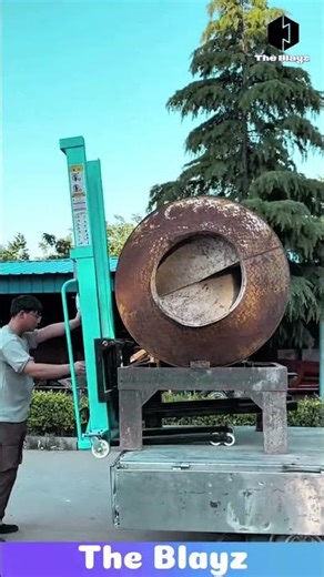 Heavy Loads OFF a Truck Like It’s NOTHING! 😲 This Smart Method is a Game Changer! 🚚💪