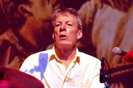 The Pogues drummer dies as devastated band pays tribute to their 'heartbeat'