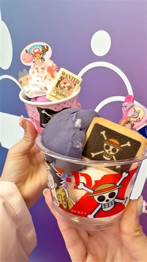 トレンドグルメ🍭🍓 on Instagram: "4/1新発売のONE PIECE×サーティワンコラボ！アイスパチパチしてるし、チョッパーのチョコが可愛すぎ！ ♡ルフィ スゲー!!海賊ダブルカップ 700円〜 ♡チョッパー 桜咲くあまあまサンデー 650円 #サーティワン #baskinrobbins #onepiece #luffy #japanesefood #kawaii"