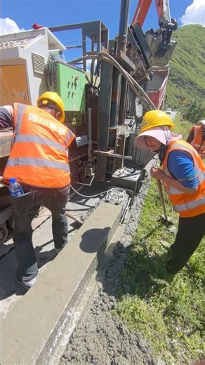 Sichuan Ya'an Slipform Machine Construction | 35×25 Road Curbstone Installation #engineering #viral
