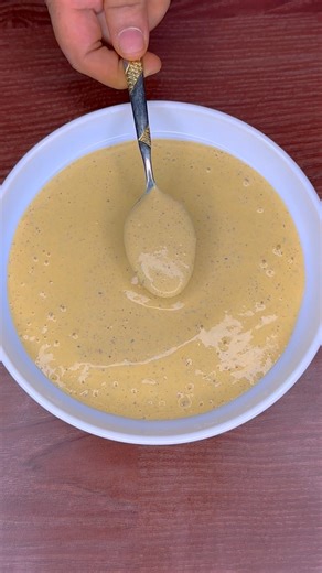 This easy-to-make mayonnaise can be eaten with everything, not just burger sandwiches/ Egg Mayonn...