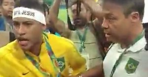 VIDEO: La polémica pelea que protagonizó Neymar con un aficionado en los Juegos Olímpicos