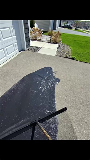 Effective Sealcoating for Minnesota Driveways