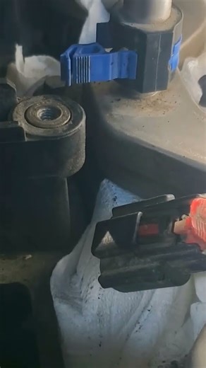 #ford #fuel line clip#fuel rail disconnecting