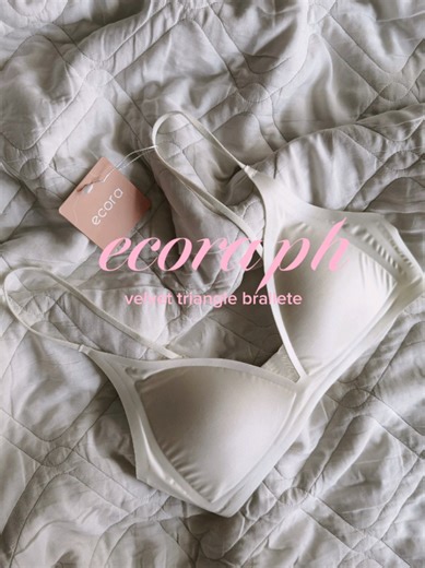 obsessed with how comfy and lightweight this @ecora_official velvet triangle bralette is. the fabric feels so smooth, it literally feels like second skin✨🤍 #ecora #ecoraph #seamless #seamlesssundies #comfortalldaylong