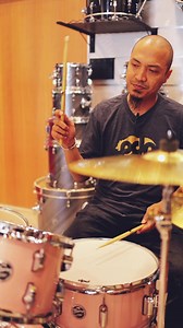 Unleash your drumming potential with the PDP Mainstage Series – a complete, high-quality drum kit built for both practice and live performance. It’s everything you need to hit the stage running. Features: ✅Shells: 100% Poplar shells with 45-degree bearing edges for throaty attack, mellow tone, and balanced sustain. ✅Cymbals: Paiste 101 cymbal pack with 20" ride, 16" crash, and 14" hi-hats. ✅Hardware: Complete hardware pack includes single pedal, double-braced snare stand, hi-hat stand, cymbal st