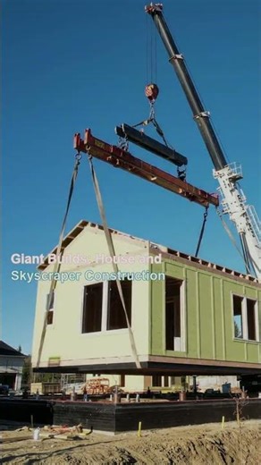 Giant Builds: House and Skyscraper Construction