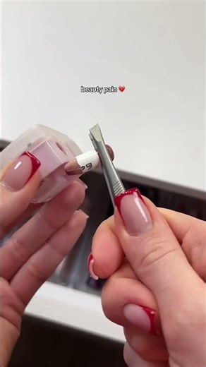 Some shades are irreplaceable. This one was THAT color!! Smooth, natural, just perfect…